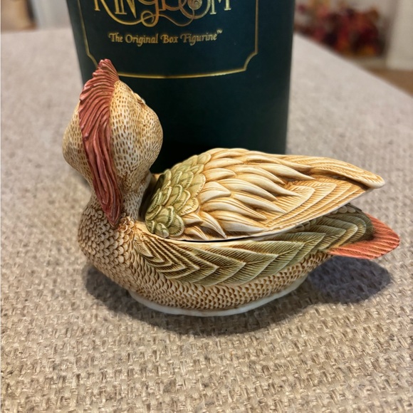 Harmony Kingdom Keeping Current Figurine Box - Picture 2 of 5